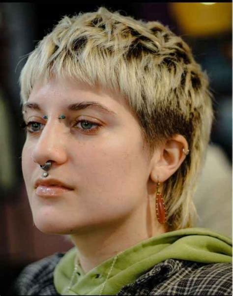 Non Binary Haircuts For Straight Hair Best Androgynous Looks To