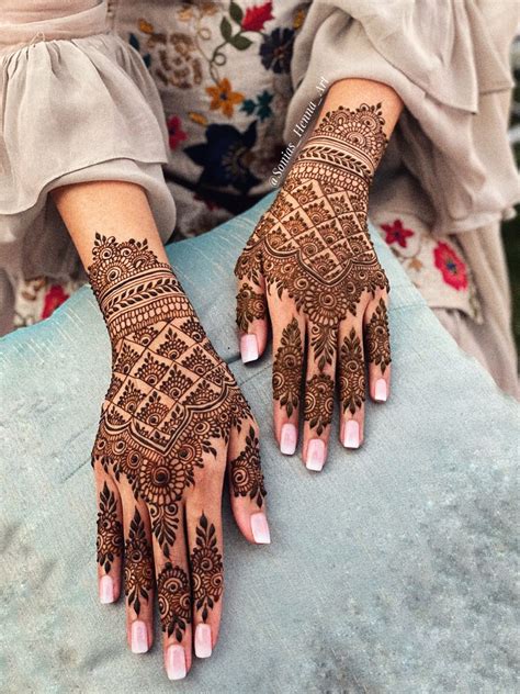 Bridal Party Henna And Detailed To Heavy Mehndi Wedding Henna Designs