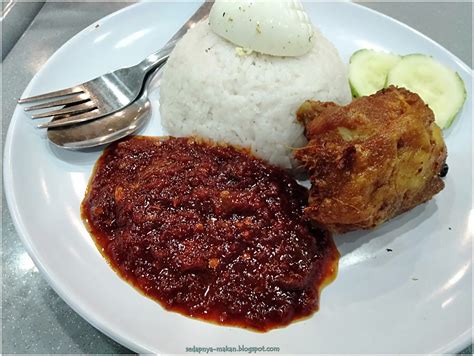 We can all agree that it's the national dish of malaysia. MaKaN JiKa SeDaP: Nasi Lemak Saleha Sri Rampai, Kuala Lumpur