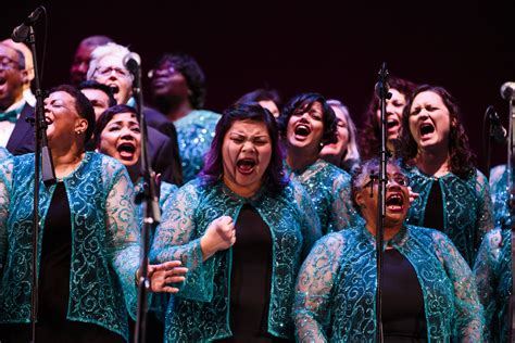 Jelly Mouth Choir Singing