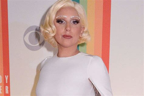 Lady Gaga Shows Off Her Butt While Doing Yoga [photo]