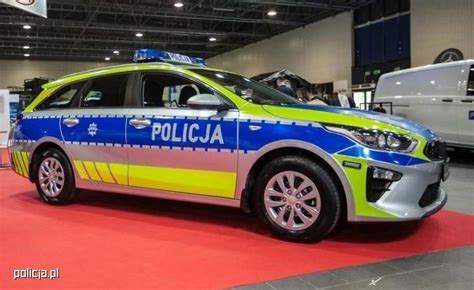 Nowe Malowanie Aut Polskiej Policji Radiowozy Będą Teraz Lepiej Widoczne