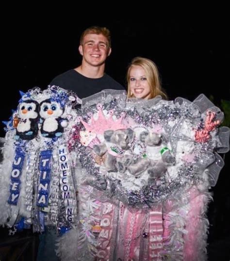 50 Gigantic Homecoming Mums Yes To Texas