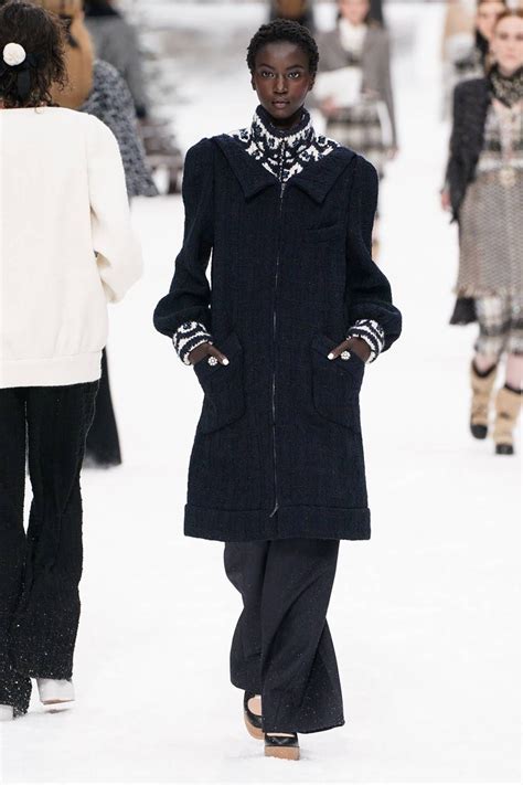 Chanel Fall 2019 Ready To Wear Fashion Show Black Clothes Style