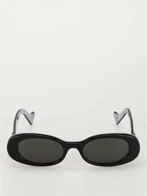 gucci oval frame sunglasses in black lyst