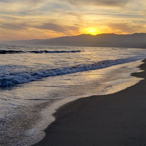 Download Wallpaper 2780x2780 Beach Sea Waves Sunset Landscape Ipad