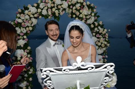 We did not find results for: Engin Hepileri ve Beyza Şekerci evlendi - 2 - Pudra