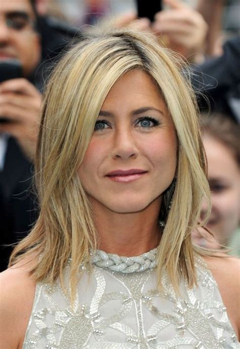 Lets Stop And Appreciate Jennifer Anistons Hair Throughout The Years Jennifer Aniston Hair