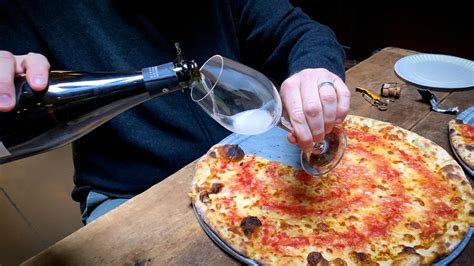 The Best Styles Of Wine To Pair With Pizza Margherita