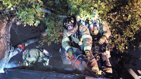 Watch firefighters battle blaze at Fort Worth zoo - YouTube