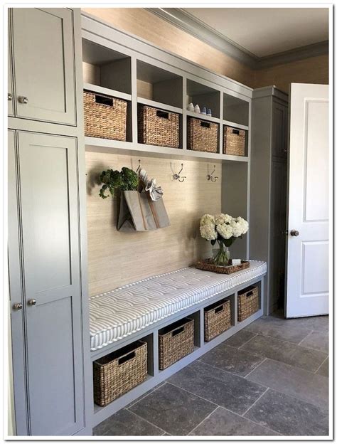 29 Smart Mudroom Ideas To Enhance Your Home 49 Osila Decoration In 2020 Mudroom Decor Home