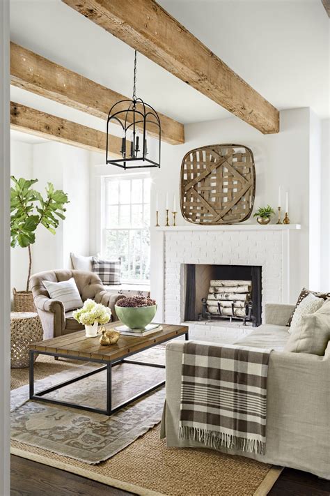 Rather than going with a dated, dark brown, she chose a saturated. Create a Cozy, Cabin-Like Space With These Rustic Décor Ideas (With images) | Rustic living room ...