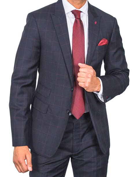 Dress for success: 7 tips to dress more professionally in business