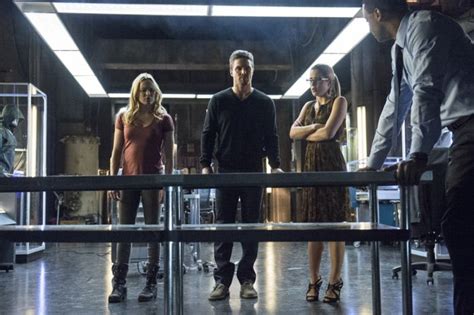 Her chemistry with stephen amell (oliver) was what landed her a recurring role on arrow. Foto de Emily Bett Rickards - Foto Caity Lotz, David ...