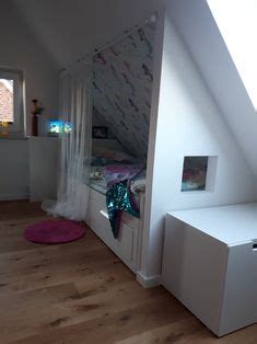 Bei niedrigeren kniestöcken muß die höhe von kleinkindbetten (70 cm und 100 cm) gewählt werden. Die 76 besten Bilder von Bett unter Dachschräge in 2019 ...