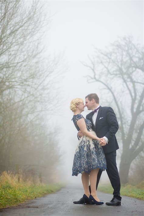 Ballkleid brautkleid | hochzeitskleid hochzeitskleider trägerlos … abendkleid brautkleid hochzeitskleid brautkleid ballkleid abendkleid ballkleid brautkleid mit schleppe brautkleid 48. Line & Joschka Winterhochzeit in Münster, Fotoshooting in ...