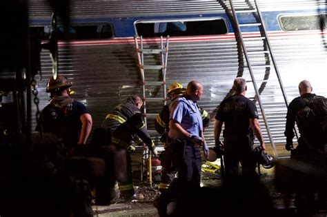 Photos The Horrific Scene Of The Amtrak Philadelphia Crash That Killed 8 Business Insider