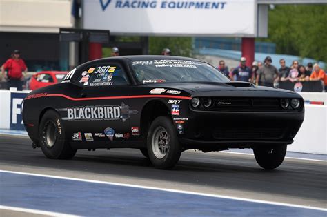 geoff turk earns first career no 1 qualifier at nhra four wide nationals at zmax dragway