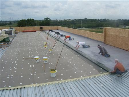 Protective rubber mat for roof top membrane, rubber roof deck flooring. Single-Ply Membranes