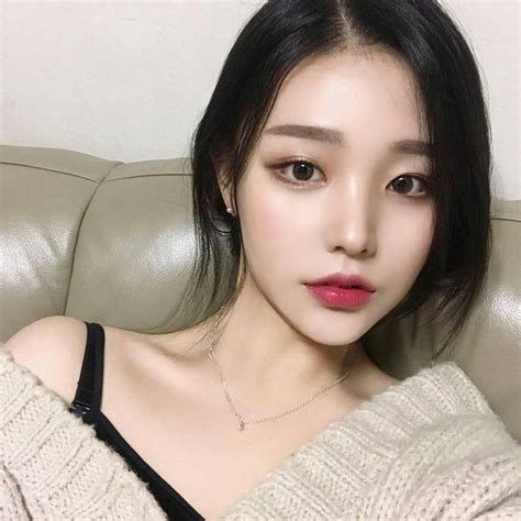 Pin By H On Girl Pfps Ulzzang Korean Girl Korean Beauty Girls Asian