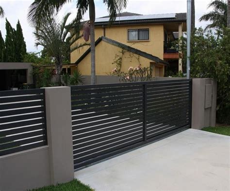 20 Modern Horizontal Metal Fence