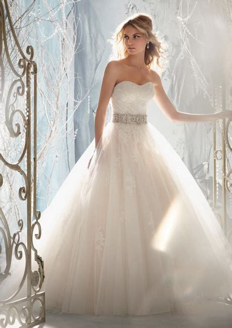 Einfach woow ich wünsche euch allen so ein kleid und eine schöne hochzeit inshallah finden wir alle den richtigen mann für uns meine schwestern. Traum hochzeitskleid