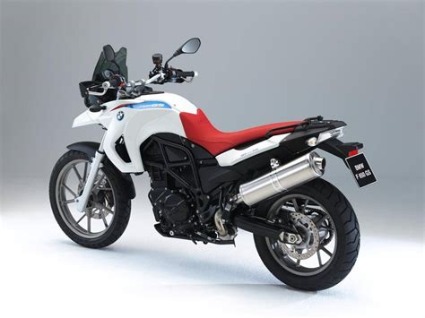 For all the cost savings gained by purchasing the 650 over the 800. Ficha técnica de la BMW F 650 GS 30 Years GS 2009 - Masmoto.es