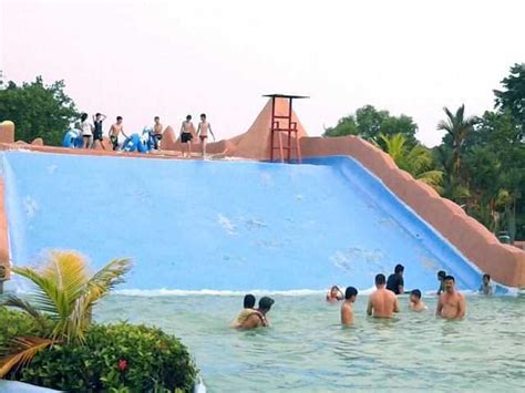 What restaurants are near wet world water park shah alam? Wet World Shah Alam Water Park | Percutian Bajet