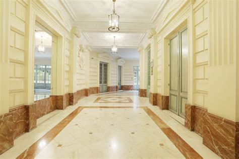 Eine stornierung ist kostenlos möglich. Anzeige Vermietung Wohnung Paris 8ème Champs-Élysées ...