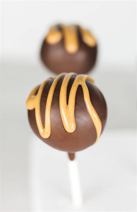 See more ideas about acorn crafts, nature crafts, diy nativity. Buck Eye Truffle : No Churn Buckeye Ice Cream Queenslee ...