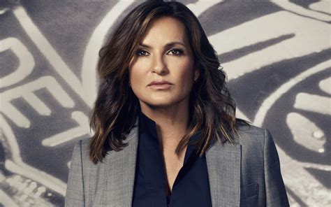 Mariska Hargitay Opens Up About Law And Order Svu Work Life Balance Growing Up In Hollywood