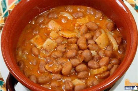Si serve di solito con un ragù di carne di agnello e maiale. Zuppa di fagioli e cotiche. Leggi la ricetta - mipiaceroma.it