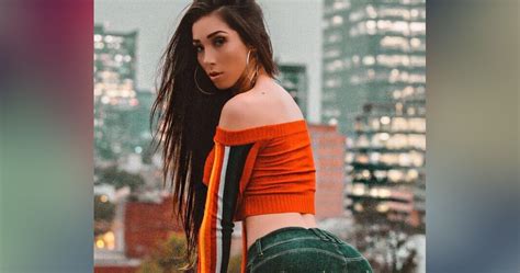 Danik Michell Derrite Instagram Al Lucir Su Radiante Disfraz De La Mujer Maravilla Tribuna