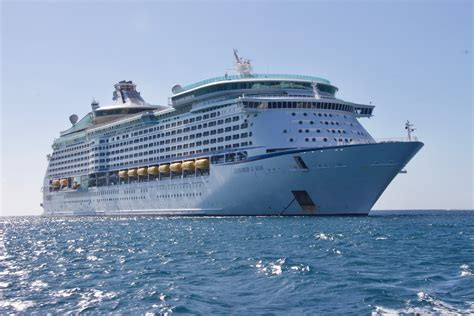 White Cruise Ship · Free Stock Photo