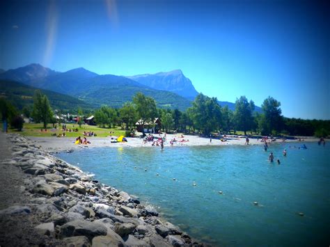Building a dam across the durance river created one of europe's largest reservoirs. Le Lac, Destination Nautique - SMADESEP