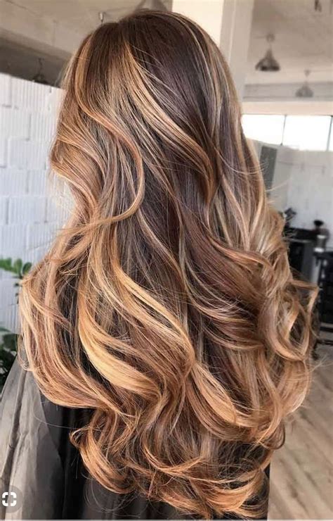 braune haare mit karamell highlights tiefe und glanz für ihr haar haarfarben lange haare