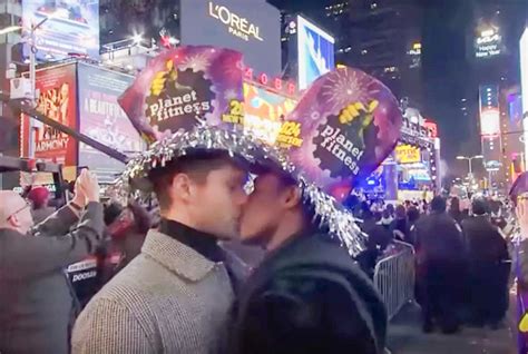 cnn nye gay kiss screenshot metro weekly