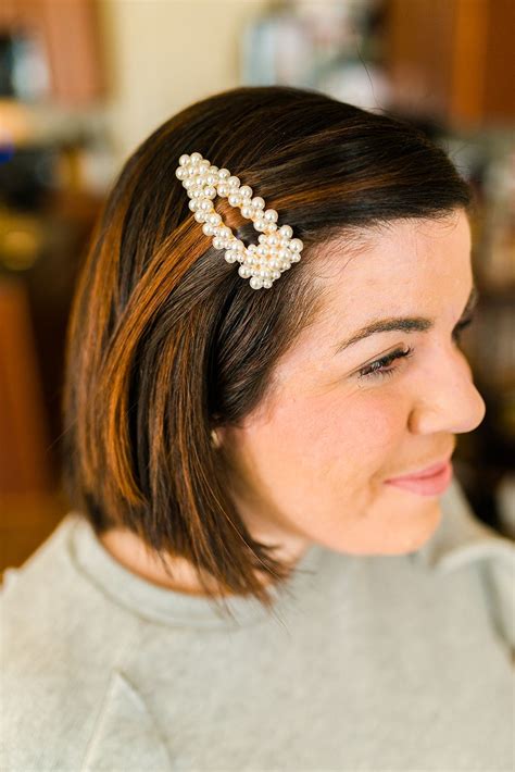 4 Ways To Wear A Barrette Head To Toe Chic Short Hair Accessories