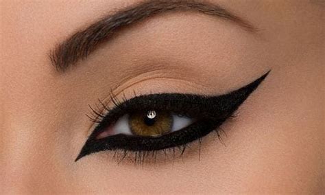 bye bye cat eye top 8 eyeliner looks that are hot right now al arabiya english