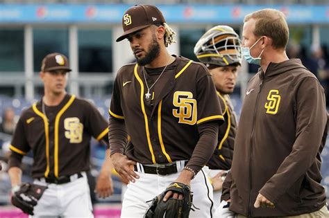 Padres Ss Tatis Jr Leaves Game With Shoulder Discomfort Ap News