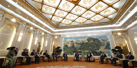 Von altersvorsorge über girokonto bis versicherung: Asiatische Entwicklungsbank: Die Bank, die den Westen ...