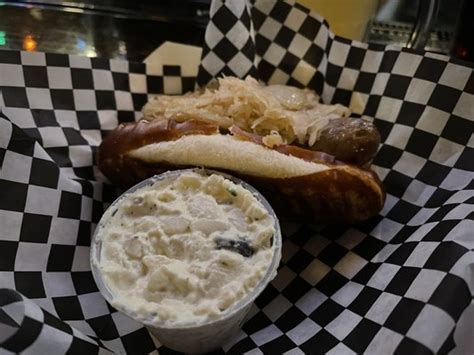 Milwaukee Brat House 621 Photos And 665 Reviews Pubs 1013 N Old