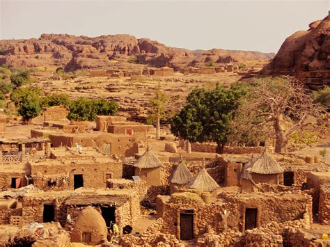 A landlocked country in the sahel, mali remains one of the poorest countries in the world, but it has wonderful musicians and some incredible sights, including four unesco world heritage sites and the. Tourist landmarks in Mali | Travel Blog
