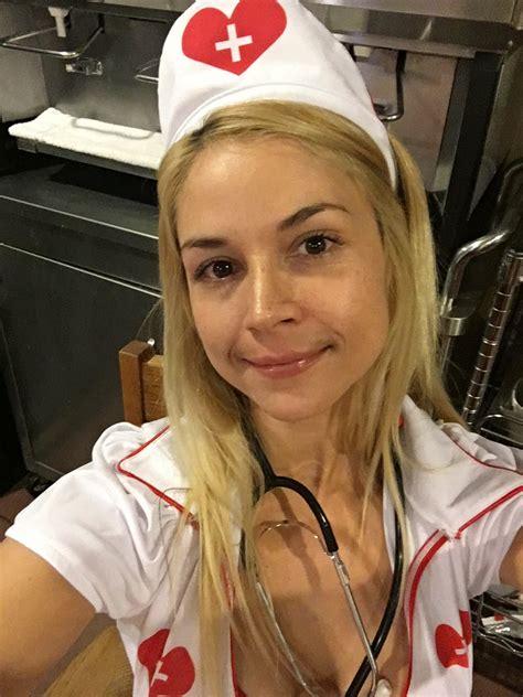 Sarah Vandella On Twitter Im A Nurse 🏥👩‍⚕️ ️🎃 7ukqhlv9lr Twitter