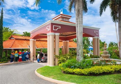 Beaches Ocho Rios Spa Golf And Waterpark Vacation Deals Lowest Prices
