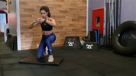 Knees To Squat Youtube