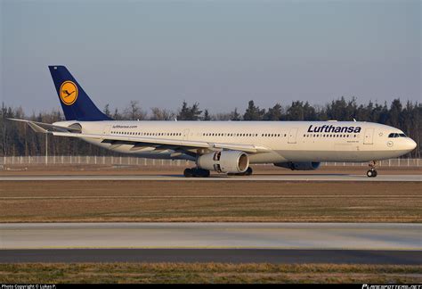 D Aikn Lufthansa Airbus A330 343 Photo By Lukas P Id 250102