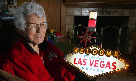 Las Vegas Sign Designer Betty Willis Dead Aged 91 Daily Mail Online