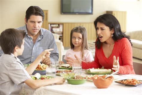 ¿tus Hijos Pelean A La Hora De Comer Sigue Estos Consejos — Fmdos