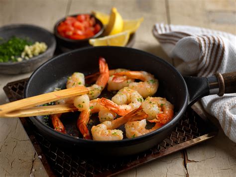 Raw and cooked frozen whole shrimp develop cold store odours and flavours during storage, and the higher the storage temperature, the more quickly they develop. 21-25 ct Raw White Shrimp, Shell-On Easy Peel | High Liner ...